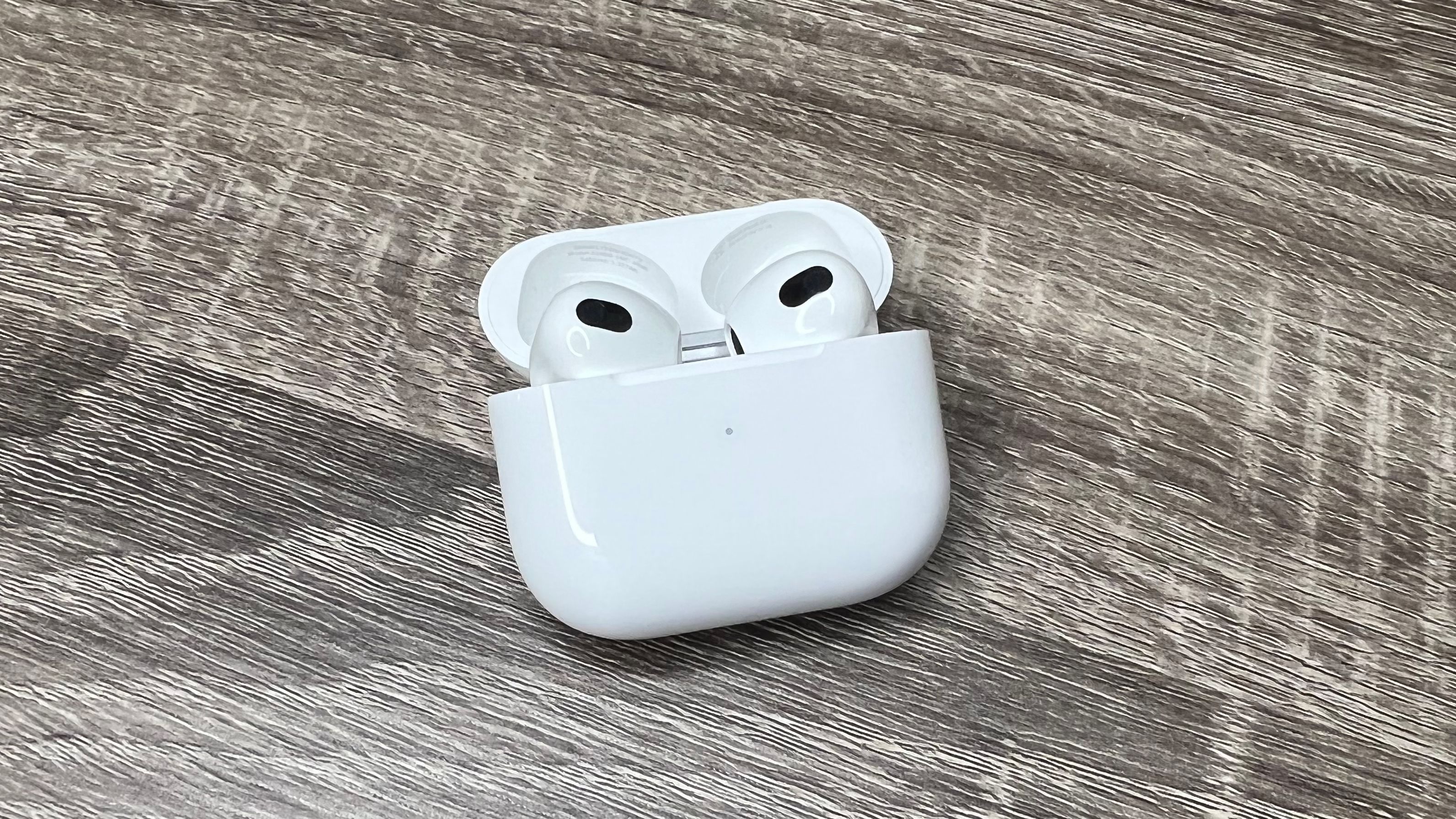 AirPods 3 - Just Apple
