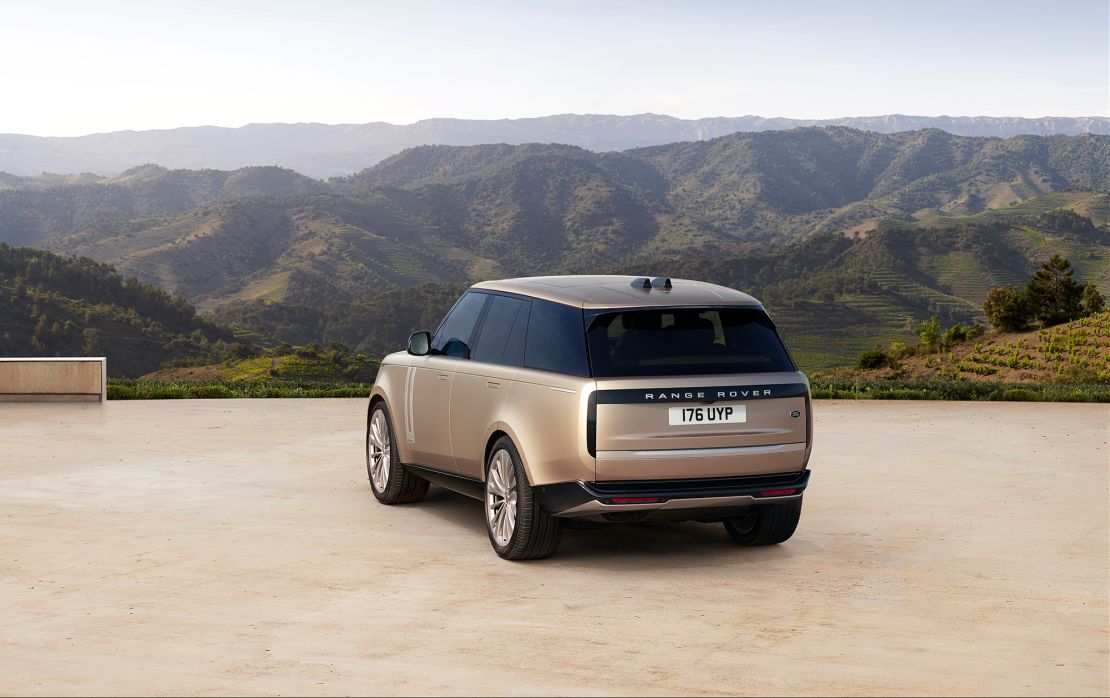 The new Range Rover has a simpler rear end design. 