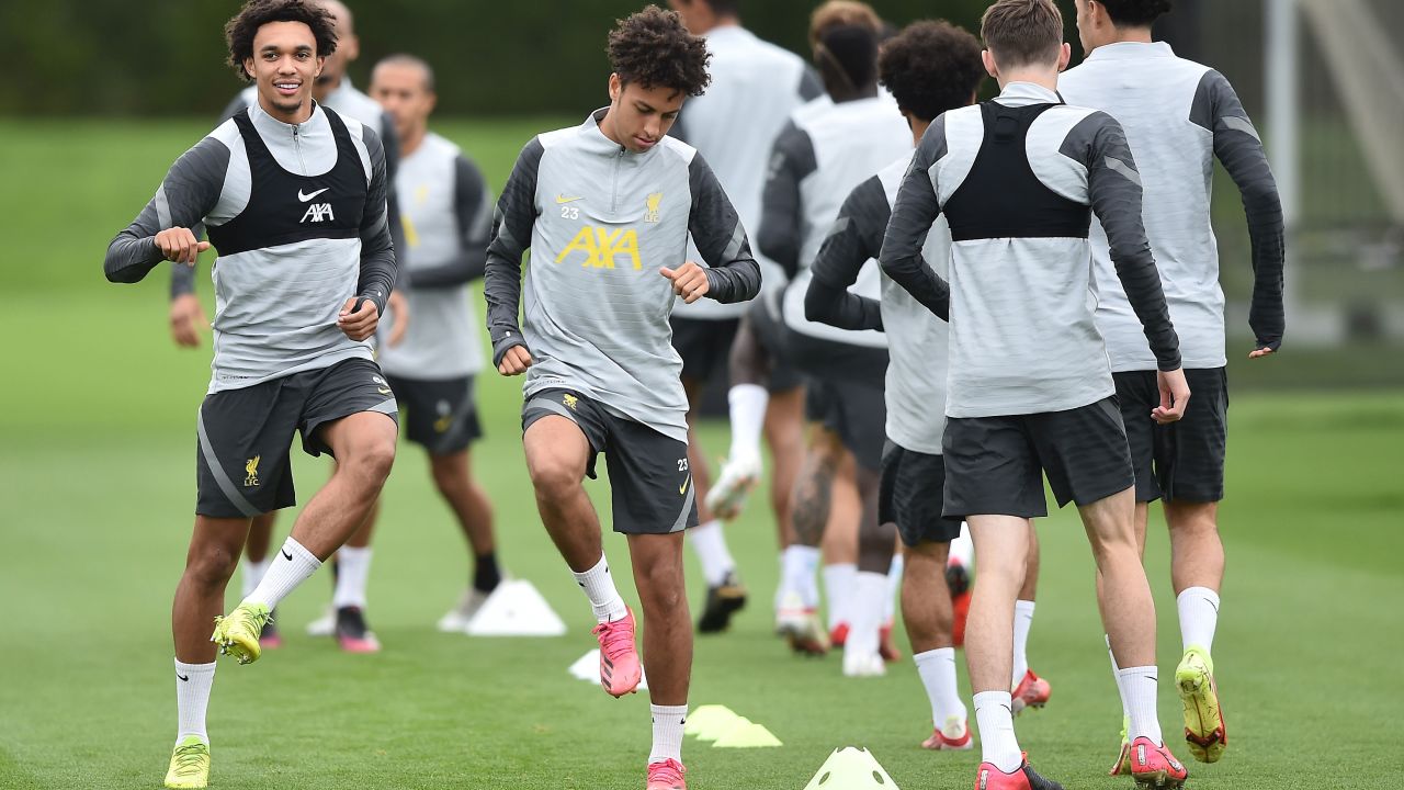 Trent Alexander-Arnold and Gordon during a training session ahead of their UEFA Champions League group stage match against AC Milan.