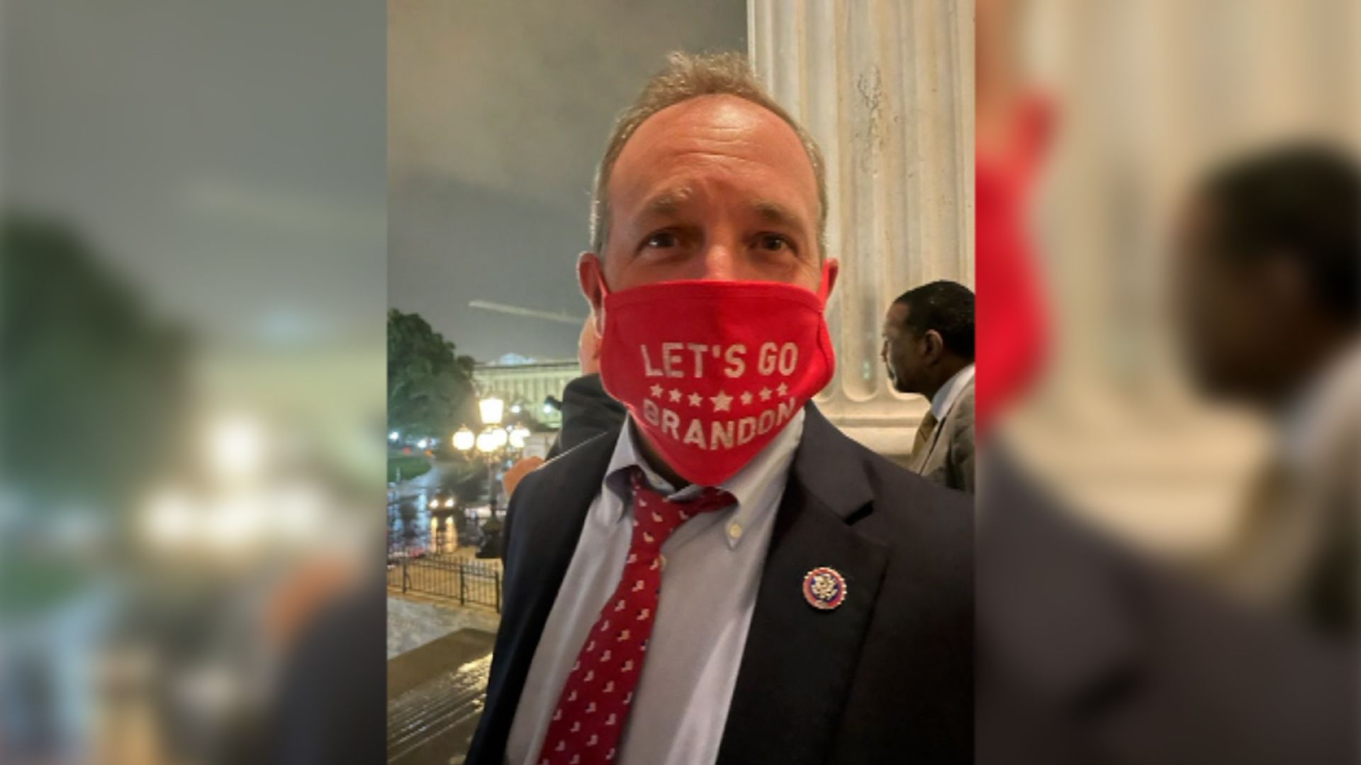 Congressman wears mask on House floor with not-so-secret message