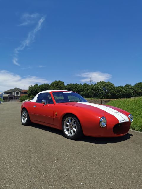 Furukawa opened Oz Motors in 1994, manufacturing and selling automobiles, but he says he took inspiration from conversion auto shops in the US and decided to "introduce eco-friendly products and services" to Japan's auto industry. His conversions include this 1989 Mazda Roadster.
