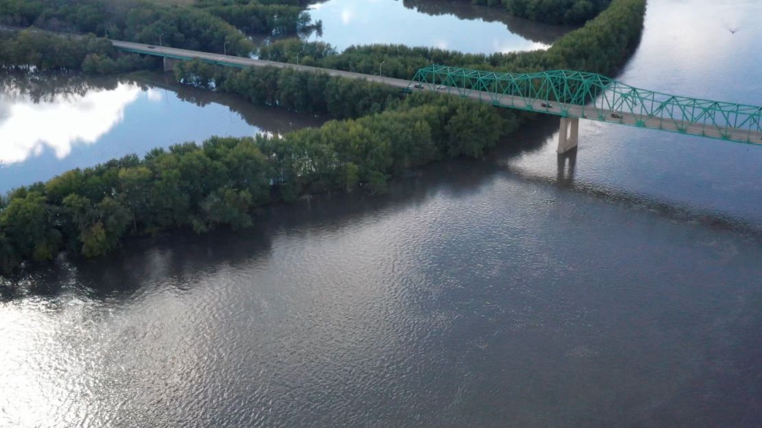 Day's body was found at the southern bank of the Illinois River, a little east of the Route 251 Bridge.