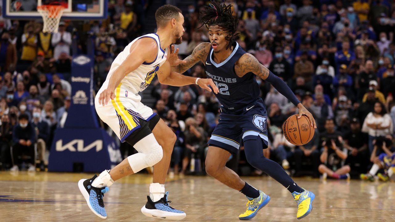 Ja Morant got the better of Steph Curry on Thursday night.