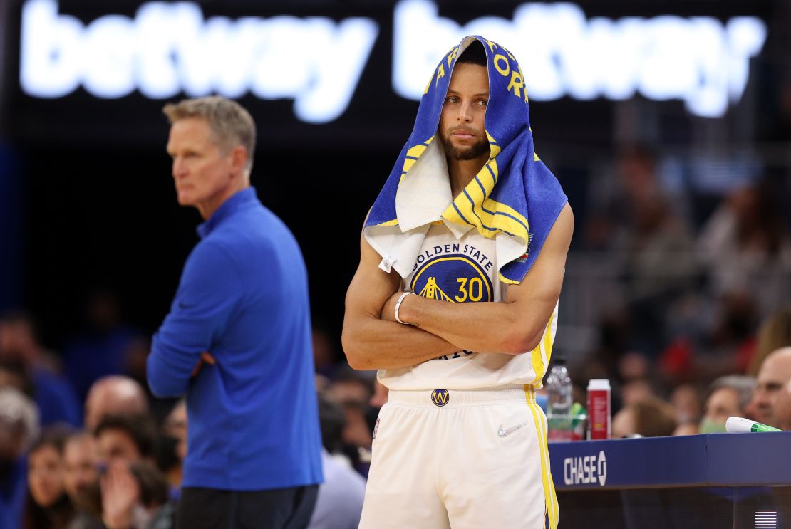 Stephen Curry failed to score a single point in the fourth quarter or overtime.