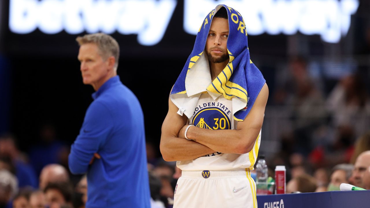 Stephen Curry failed to score a single point in the fourth quarter or overtime.