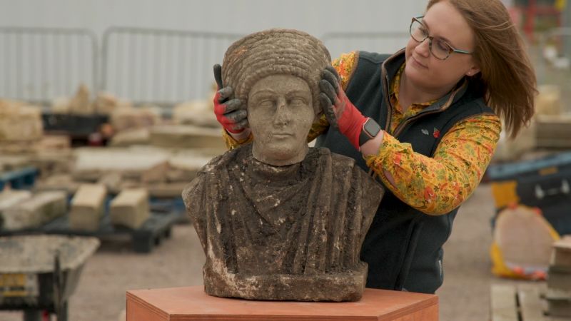 ‘Incredible’ Roman Statues Unearthed In England’s HS2 Rail Excavation | CNN