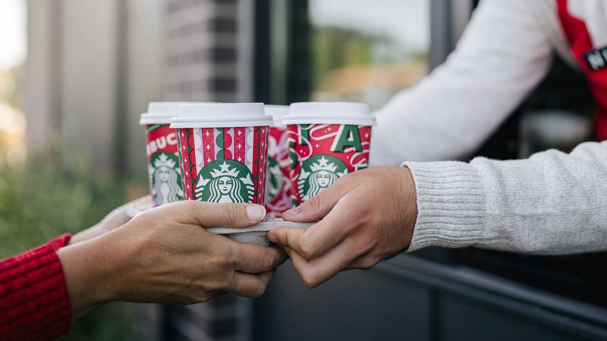 02 Starbucks holiday cup 2021