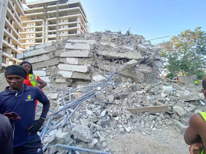 Lagos Building Collapse: Despair At Site As Families Watch Rescue ...