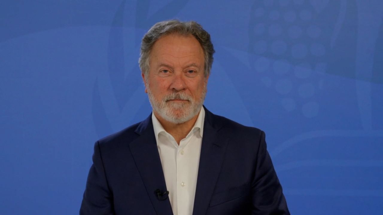 CNN's Brianna Keilar speaks to UN World Food Programme director David Beasley after Elon Musk offered to sell some of his Tesla (TSLA) stock "right now" if the UN can prove that $6 billion will solve world hunger.
