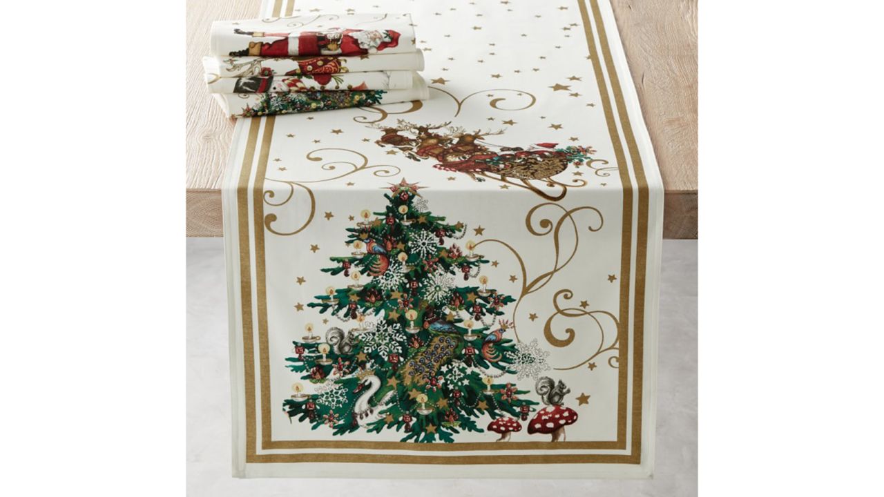 Williams-Sonoma Twas The Night Before Table Runner & Napkins, Set of Four