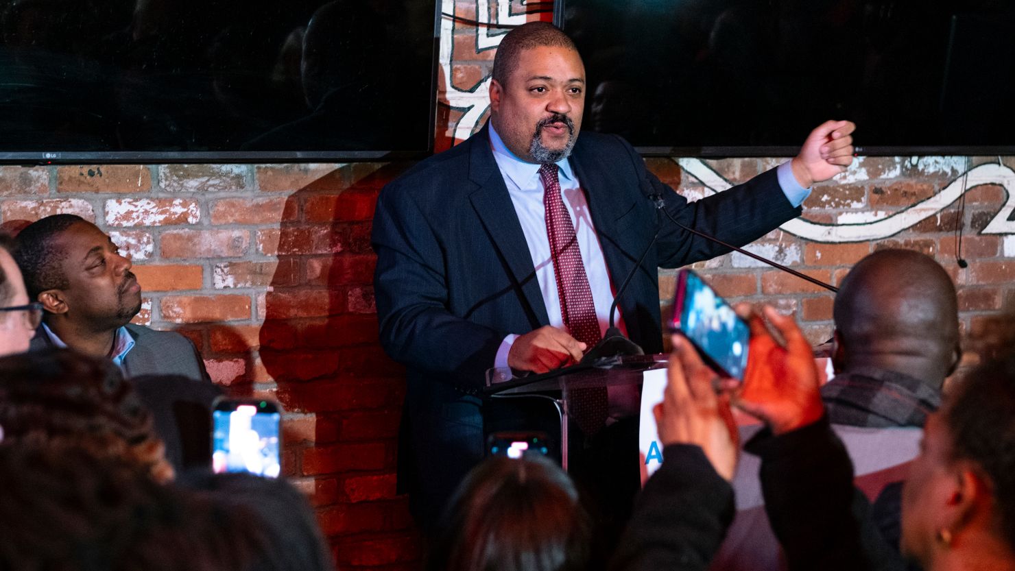 Alvin Bragg makes history as Manhattan’s first ever Black district attorney CNN Politics