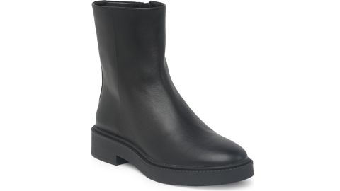 211104153035-rainboots