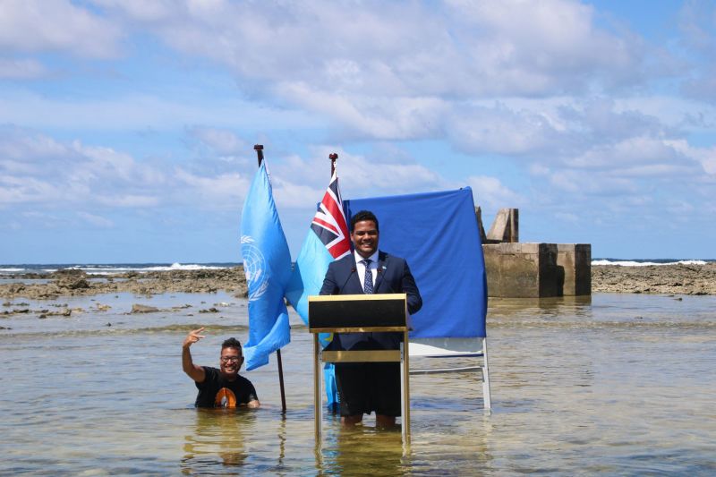 Tuvalu Minister Stands Knee-deep In The Sea To Film COP26 Speech To ...