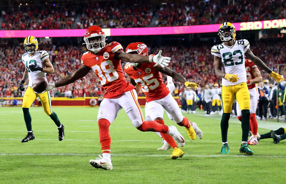 L'Jarius Sneed reacts after intercepting a pass during the fourth quarter against the Packers.