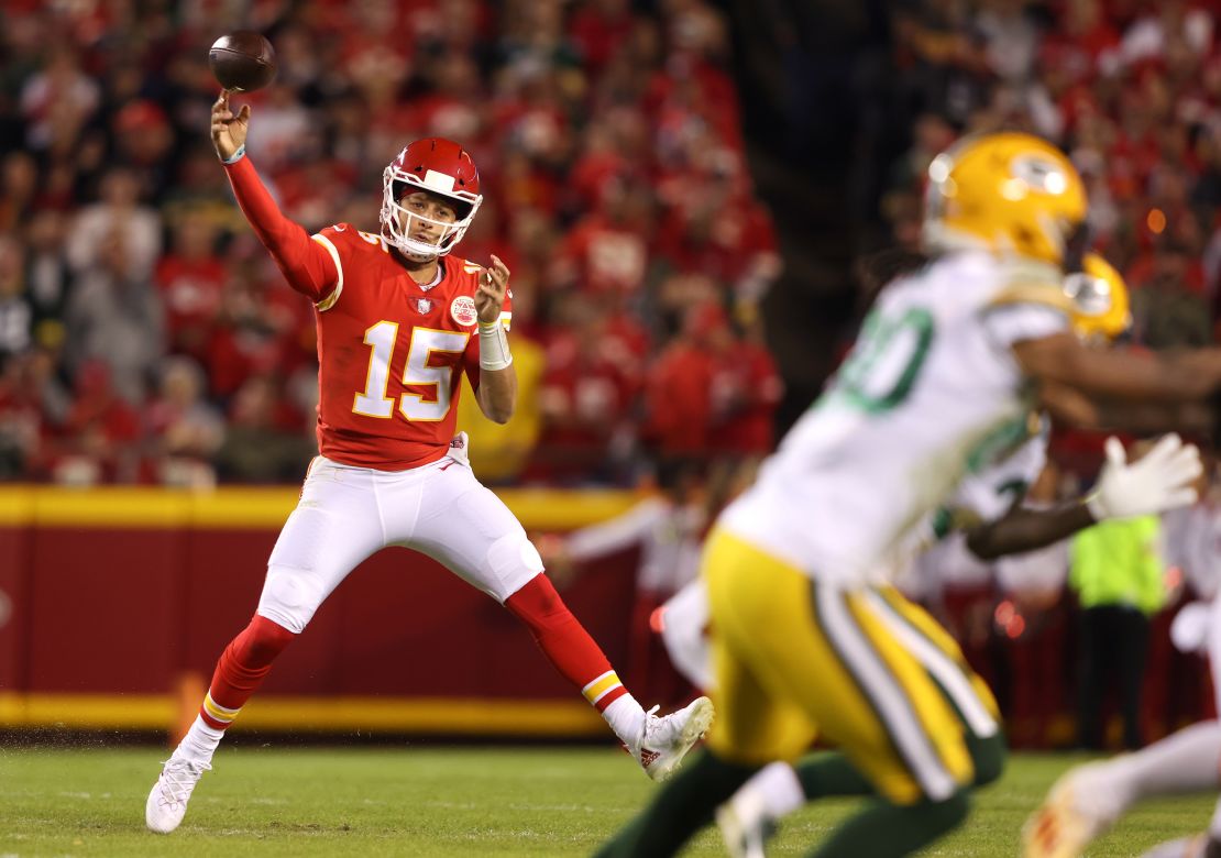 Mahomes throws a pass during the third quarter in the game against the Green Bay Packers.
