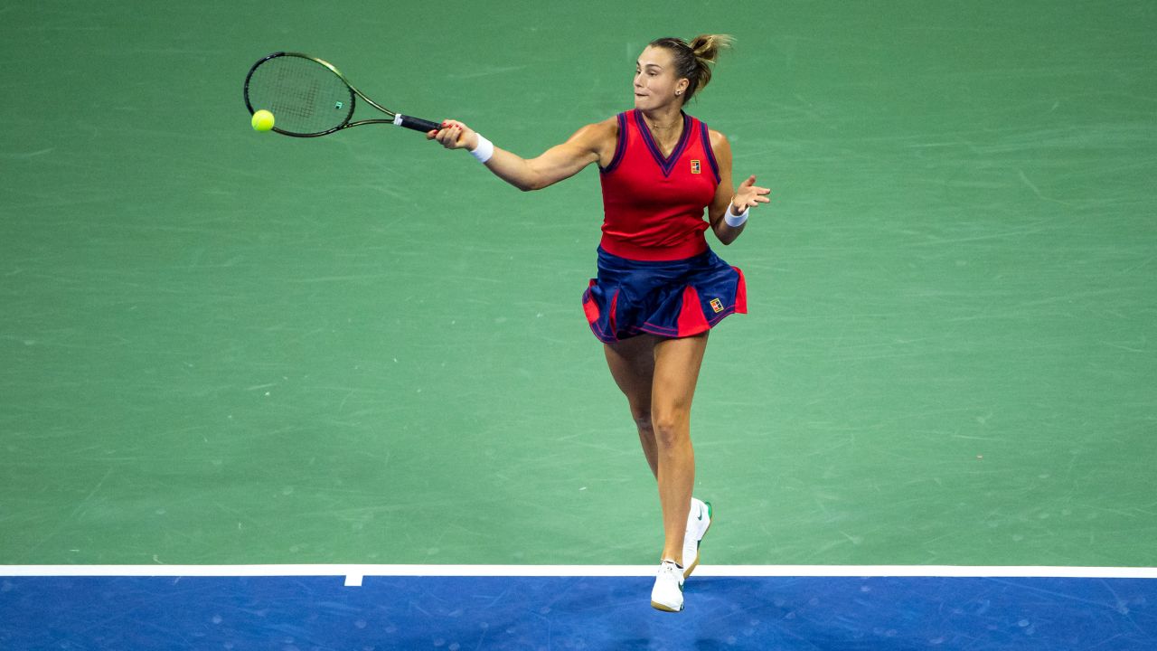 Sabalenka hits a forehand against Leylah Fernandez of Canada in the women's semifinals of the US Open.