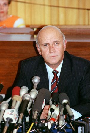 De Klerk holds a news conference on February 10, 1990, to announce the release from prison of anti-apartheid leader and African National Congress member <a href="index.php?page=&url=https%3A%2F%2Fwww.cnn.com%2F2012%2F12%2F11%2Fworld%2Fafrica%2Fnelson-mandela---fast-facts%2Findex.html" target="_blank">Nelson Mandela</a>.