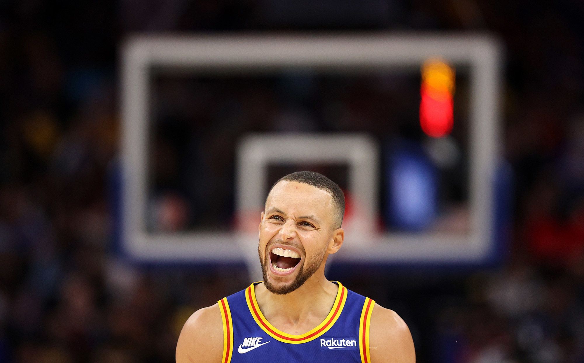 Steph Curry makes NBA history, passing Ray Allen for most three