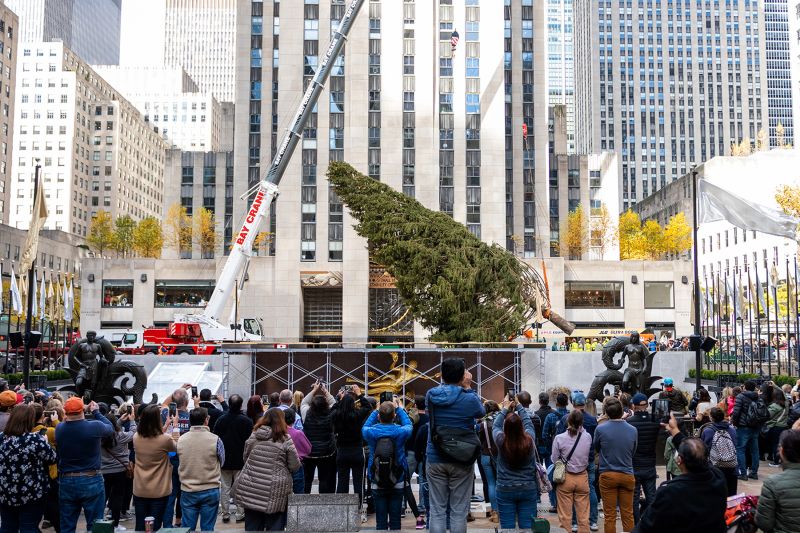 Rockefeller Center Christmas tree arrives in New York City CNN