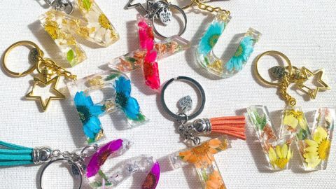 21 Gifts That’ll Win Over Even The Pickiest Teen Nalyofficials Real Flowers Initial Resin Keychain