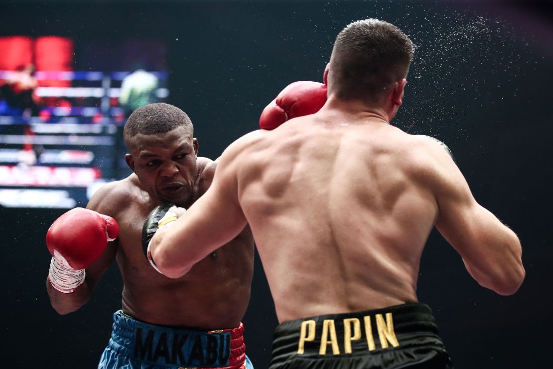 Makabu and Russian boxer Alexei Papin in their WBC cruiserweight title bout in 2019.