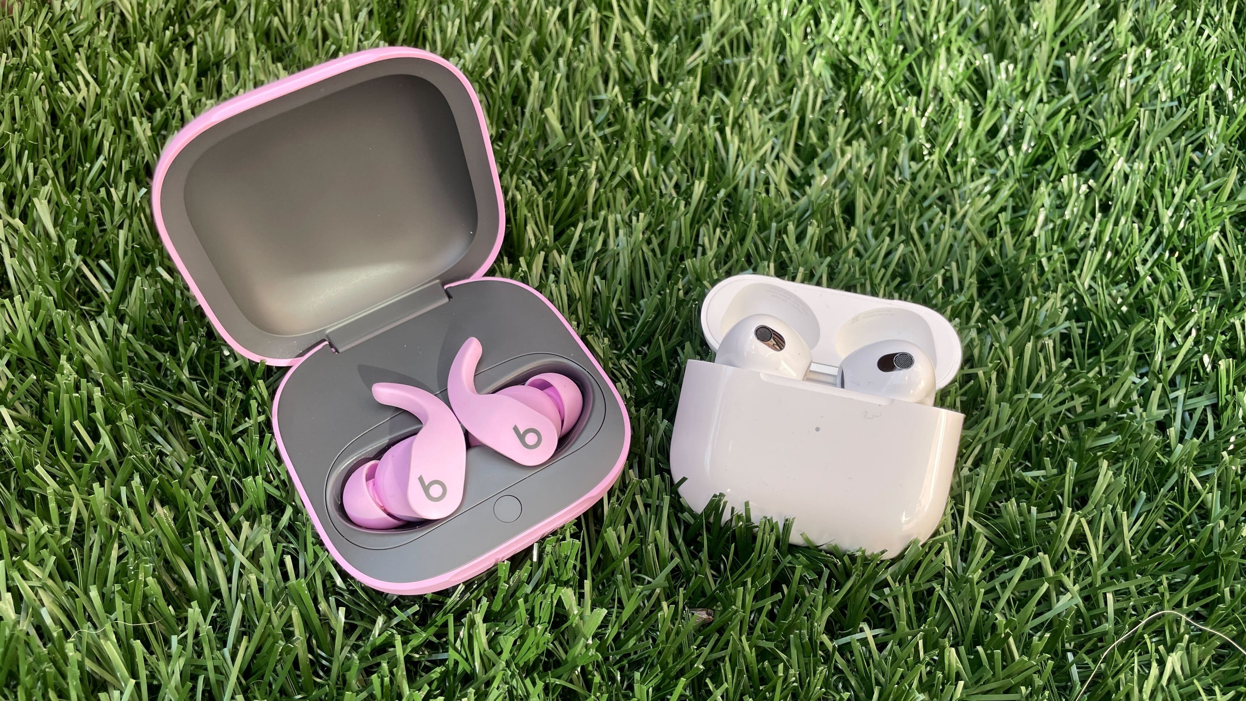 AirPods 3 Vs AirPods 1! (Comparison) (Review) 