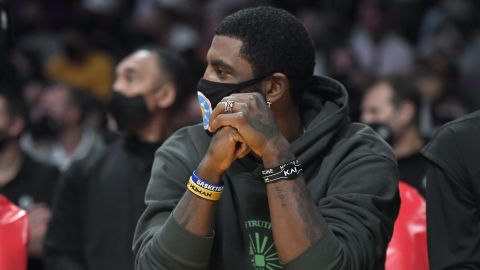 McGrady says of Irving: "I want to win a championship and I would love for my teammate to be there, but I also have to respect his decision on not getting vaccinated."