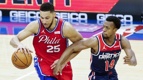 "I think it's blame on both sides, to be honest with you," McGrady said of the Sixers-Ben Simmons rift.