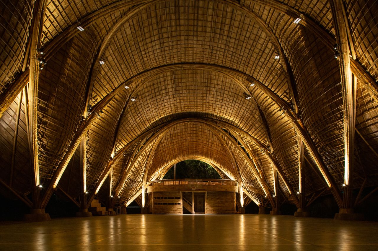 Ibuku specializes in sculptural villas, hotel resorts, and "green" school campuses made from bamboo. The Arc is an educational building at Green School Bali. 