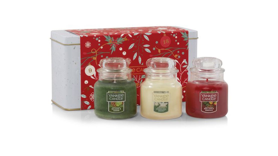 Large Yankee Candles on sale for Cyber Monday 2021