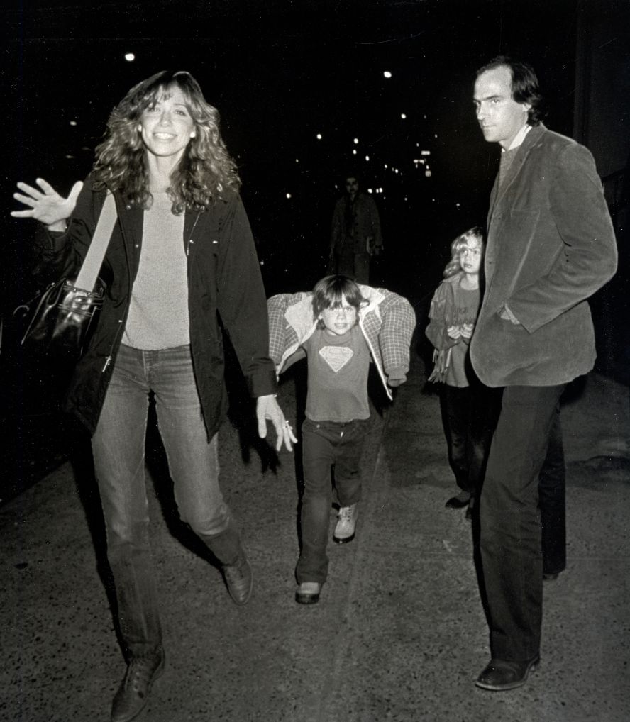 Simon and Taylor with their son Benjamin Taylor and daughter Sarah Taylor outside their apartment in New York in November 1981.