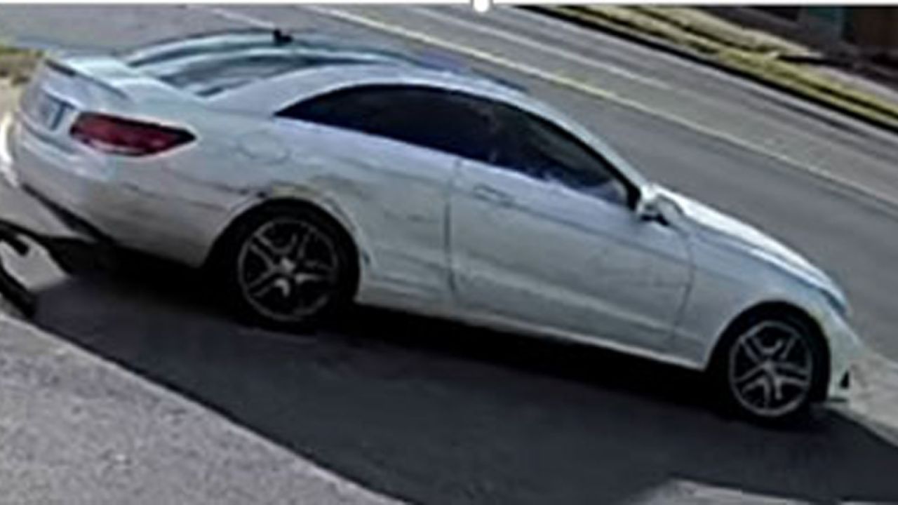 The photo of the alleged suspects' car released by the Memphis Police Department.
