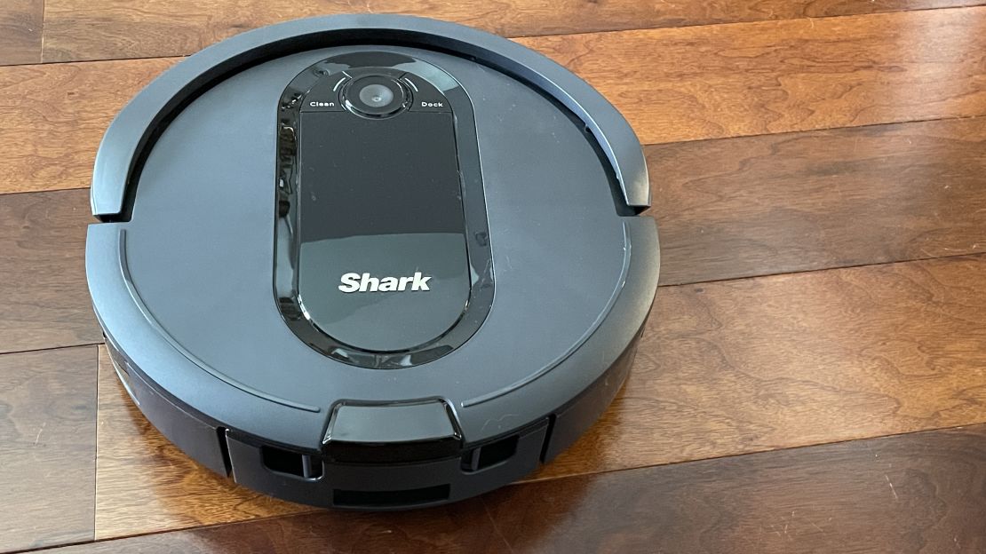 Underscored best robot vacuum Shark IQ XL