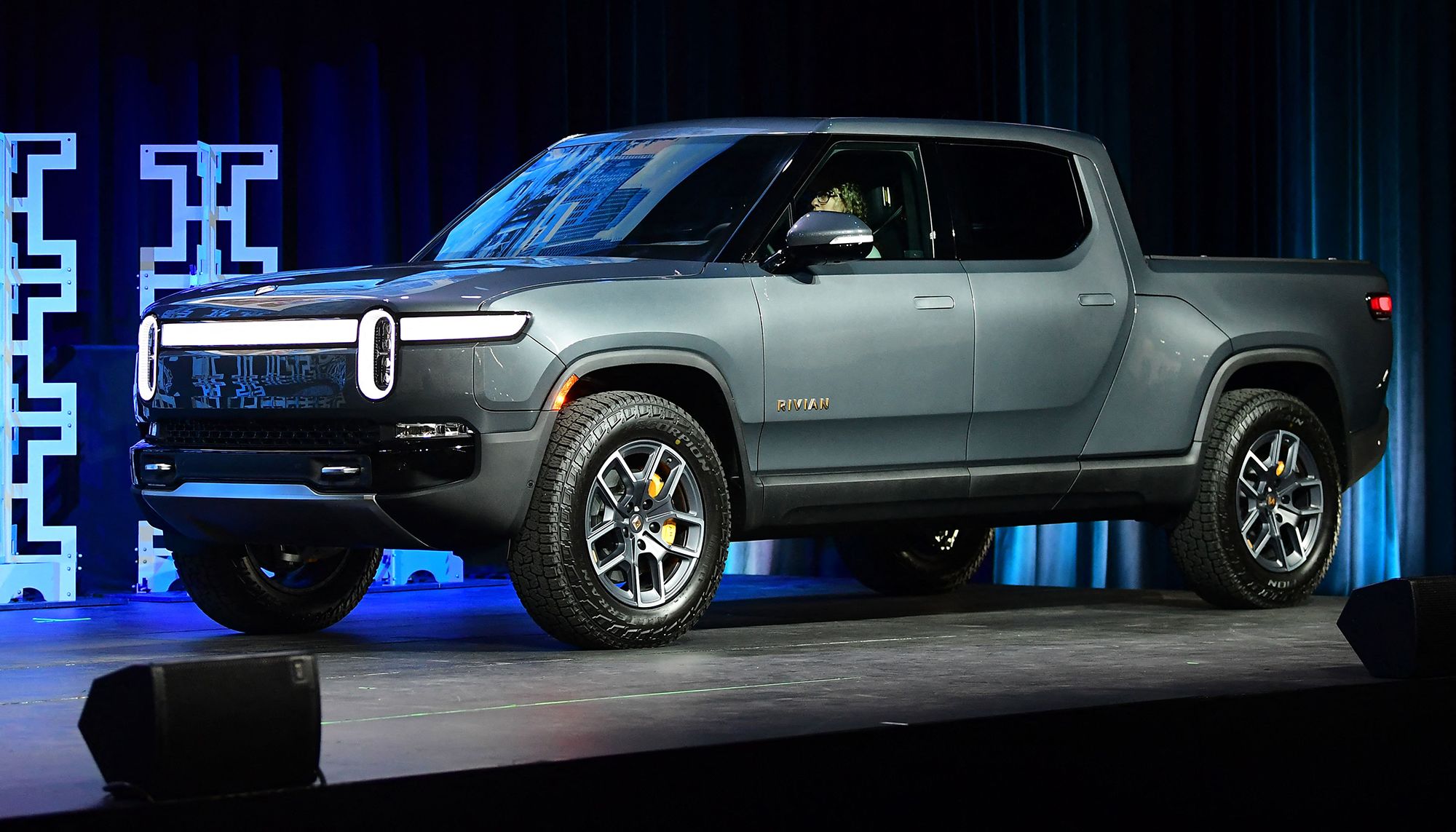 Rivian aims for a piece of the pickup and SUV markets with EV truck