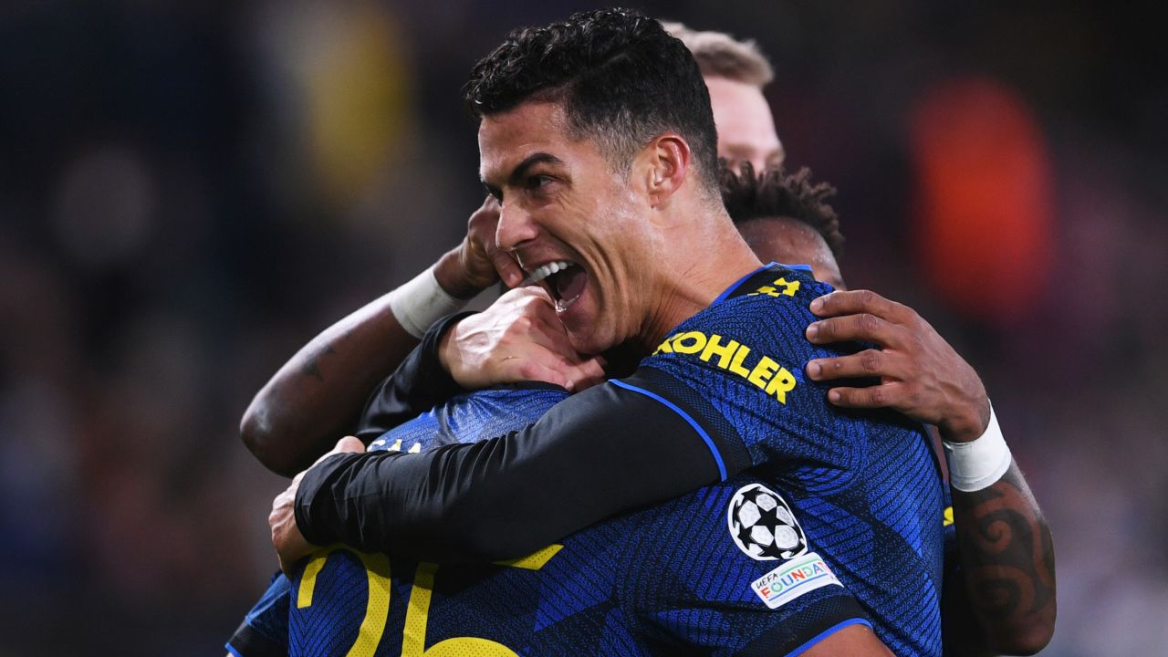 Ronaldo celebrates United's second goal against Villarreal. 