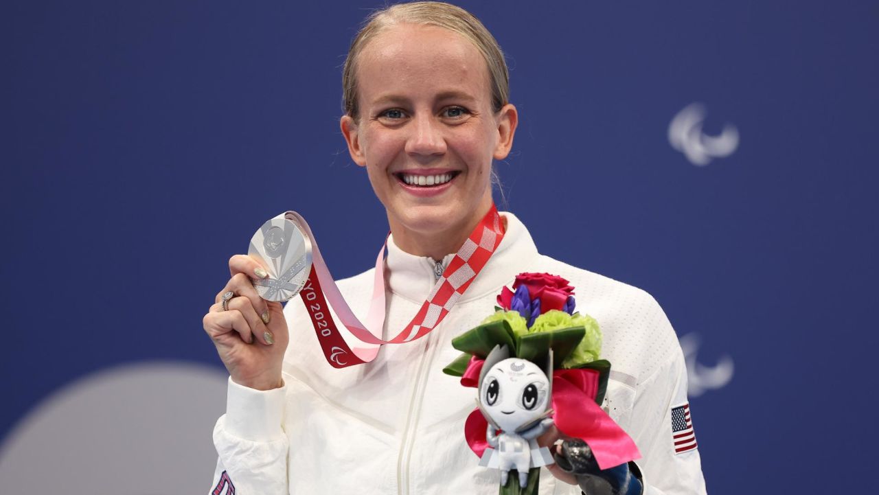 TOKYO, JAPAN - SEPTEMBER 03: Silver medalist Mallory Weggemann of Team United States celebrates during the medal ceremony for the Women's 50m Butterfly - S7 Final on day 10 of the Tokyo 2020 Paralympic Games at Tokyo Aquatics Centre on September 03, 2021 in Tokyo, Japan. (Photo by Alex Pantling/Getty Images)