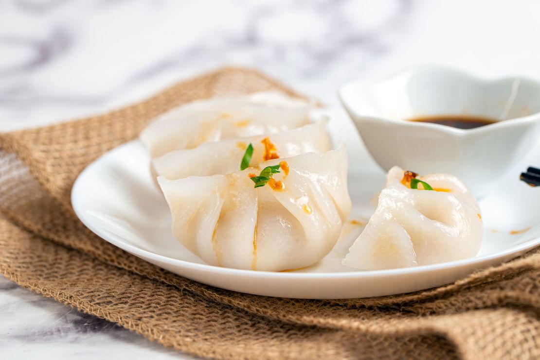 Teochew fun gor is stuffed with a delicious mix of shrim, pork, veggies and peanuts.