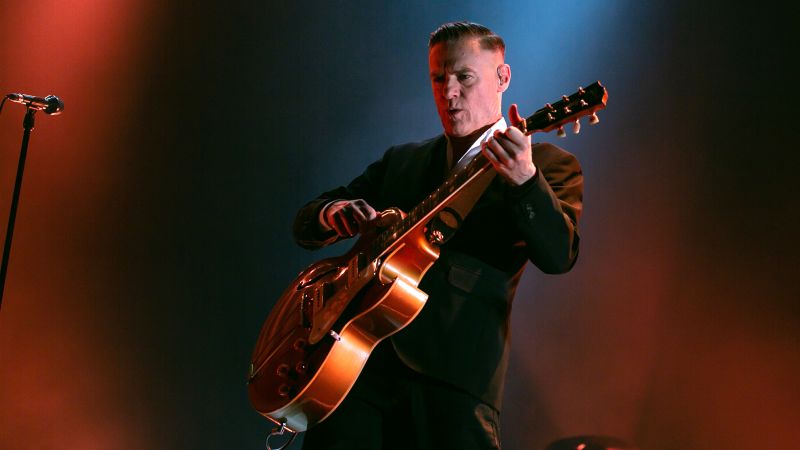 With youthful exuberance, singer Bryan Adams does it for Tel Aviv