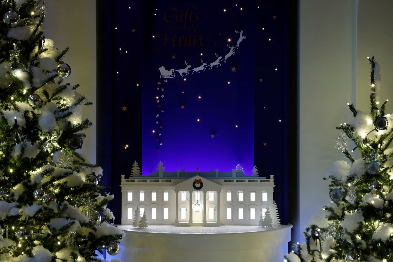 A replica White House decorates the Booksellers Hall.