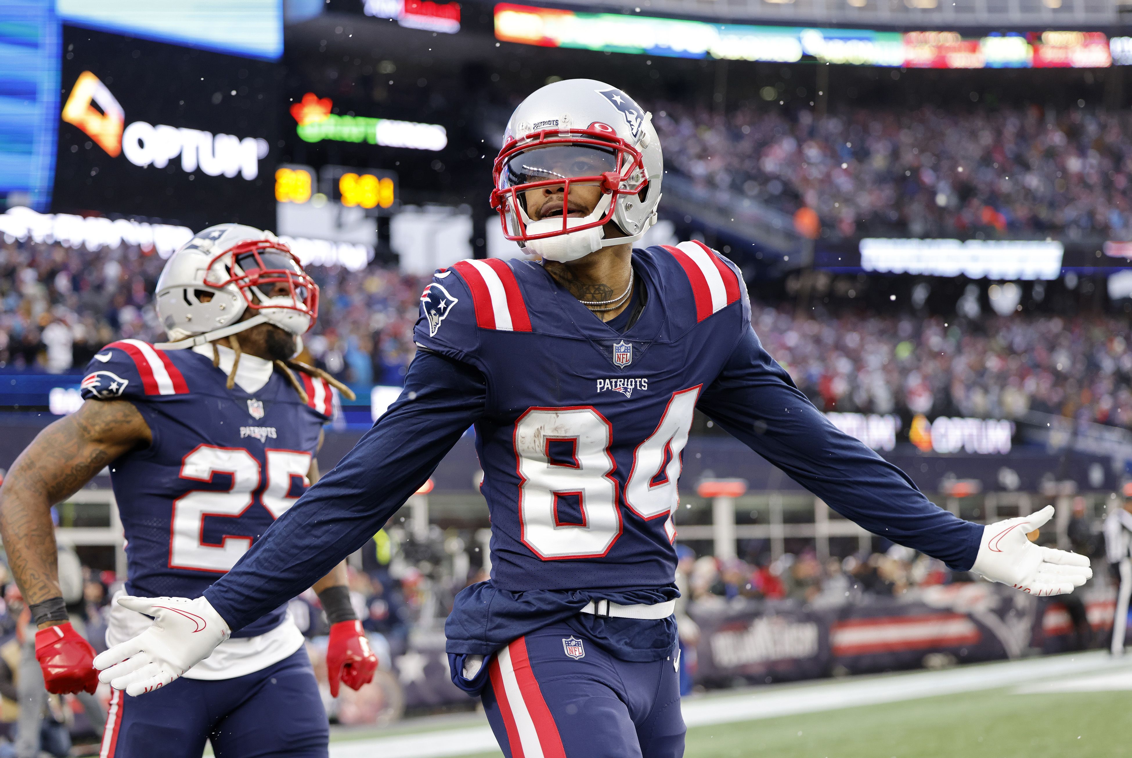 NFL: New England defense bullies Tennessee in 36-13 victory for