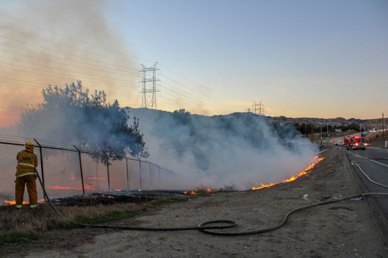 SoCal Weather: Thousands Without Power As Fierce Winds Fuel Potential ...