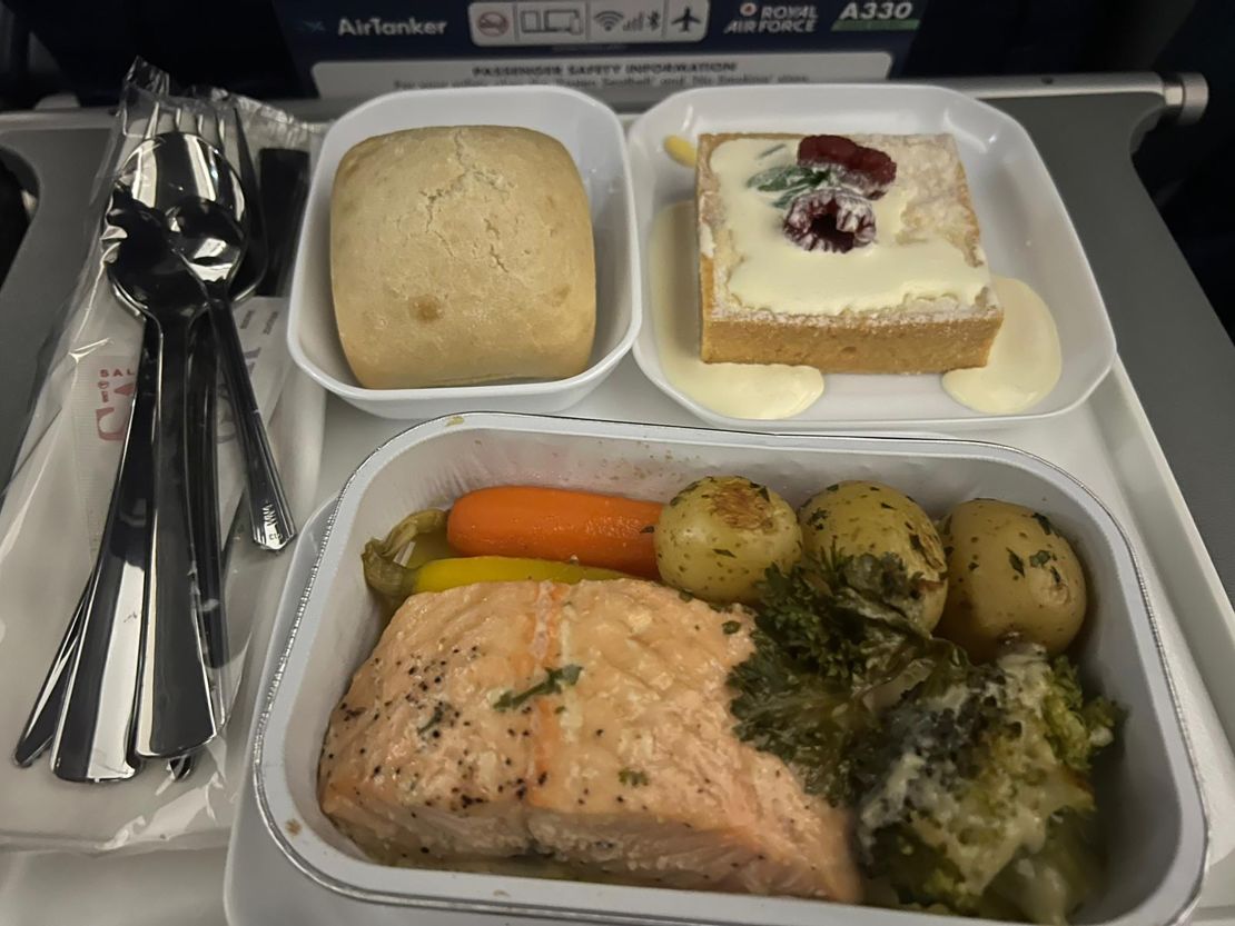 Passengers can choose between meat, fish or vegetarian meals.