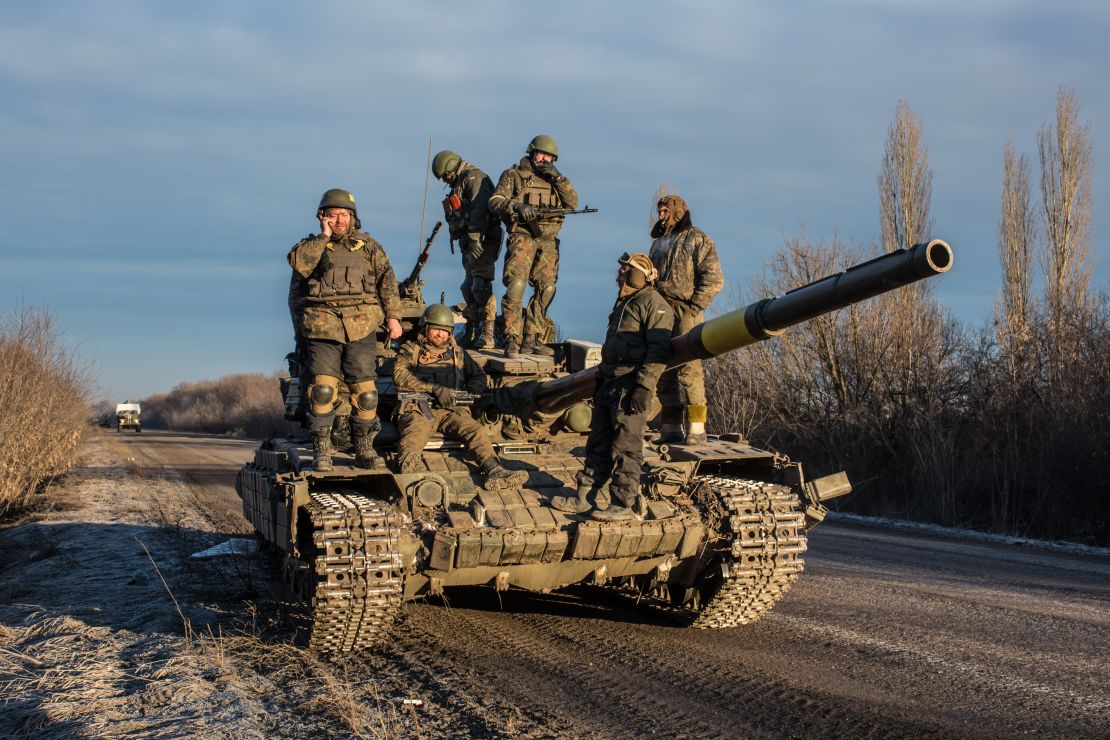 Ukrainian soldiers prepare to support the withdrawal of troops on February 19, 2015 in Artemivsk, Ukraine.