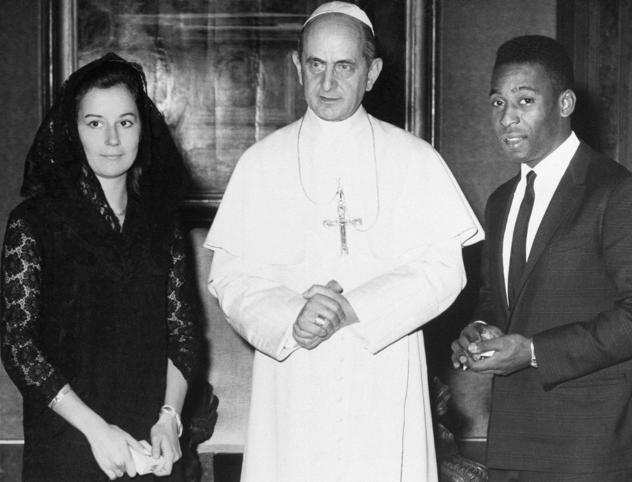 Pelé and his archetypal  wife, Rosemeri, conscionable   Pope Paul VI portion    visiting the Vatican successful  1966. The newlywed mates  had been honeymooning successful  Germany, Austria and Italy.