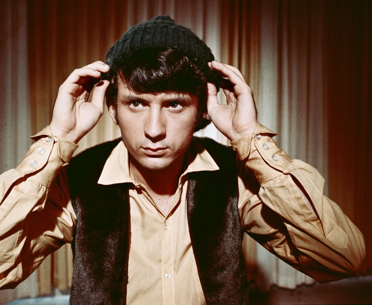 <a href="https://www.cnn.com/2021/12/10/entertainment/michael-nesmith-monkees-dead/index.html" target="_blank">Michael Nesmith,</a> a singer and guitarist for the hit group the Monkees, died on December 10, according to his bandmate Micky Dolenz. He was 78.
