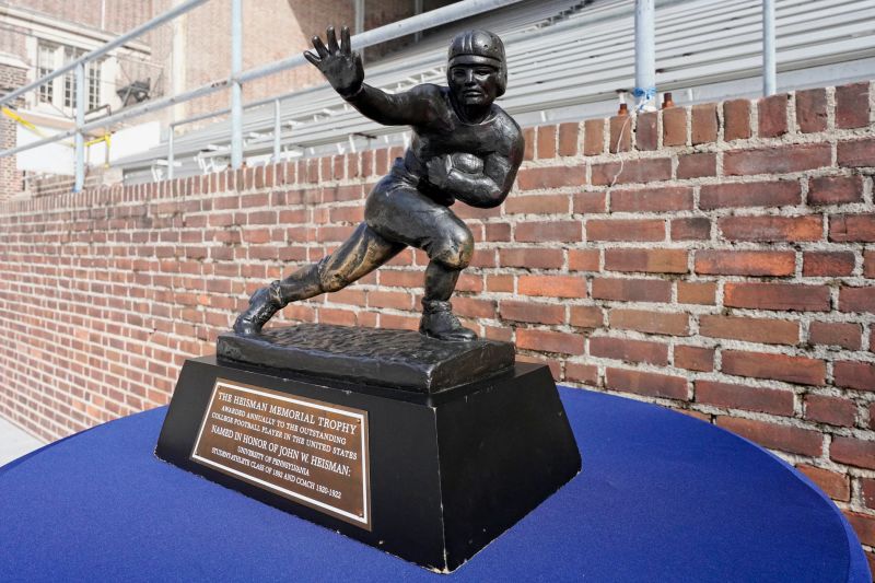 Heisman Trophy Winner Awaits The Nation's Spotlight Saturday Night | CNN