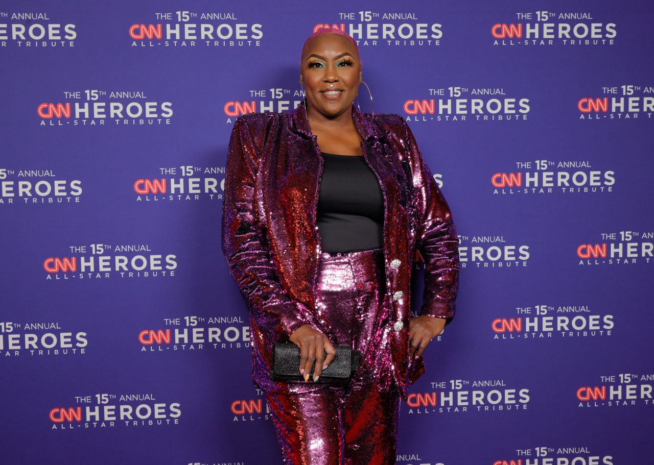 2021 <a href="https://www.cnn.com/2021/06/17/us/los-angeles-covid-beauty-wellness-homeless-cnnheroes/index.html" target="_blank">CNN Hero Shirley Raines</a> arrives on the red carpet.