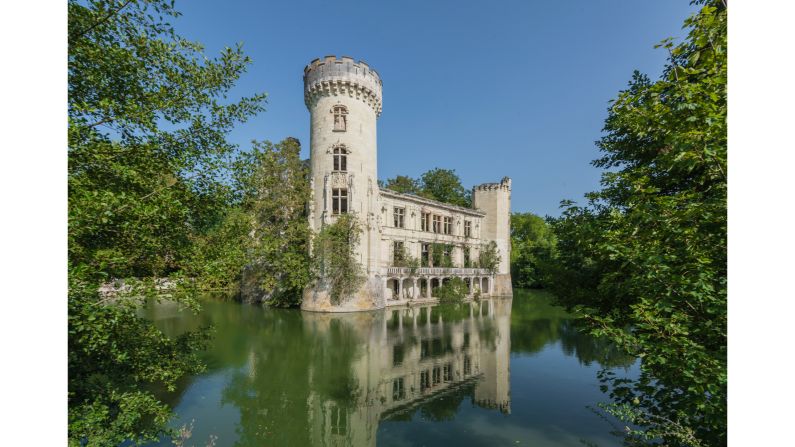 <strong>Abandoned castle: </strong>The Chateau de la Mothe-Chandeniers a deserted French castle dates back to the 13th century.