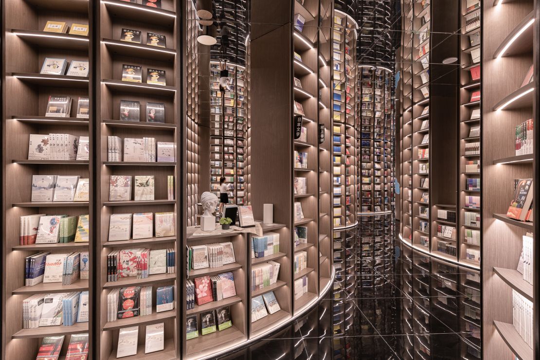 Chengu's stunning new Zhongsuge bookstore.