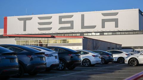 The Tesla factory in Fremont, California, employes more than 10,000 people.